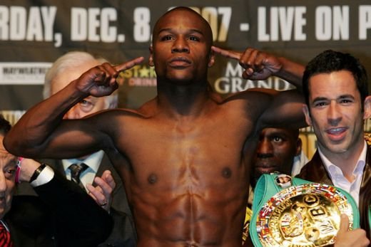 Soc in BOX! Mayweather, condamnat la 90 de zile de inchisoare dupa ce si-a BOXAT nevasta!
