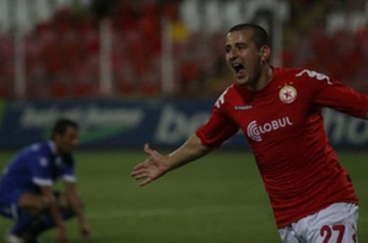 Cel mai frumos ADIO pentru Zicu de la TSKA: A fost declarat atacantul anului! Portarul lui Twente, cel mai bun bulgar al anului!