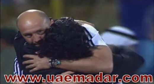 VIDEO Arabii, impresionati pana la lacrimi! Momentul in care Zenga si Maradona au cazut la pace! S-au imbratisat minute in sir dupa ce au facut egal in min. 96!