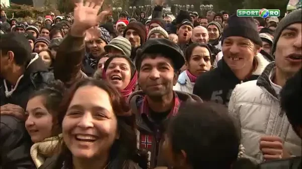 RECORD absolut! 1000 de oameni l-au colindat pe Gigi si au facut SHOW: Am dat 80.000 de lei Vezi cum a impartit banii: