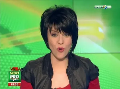 VIDEO: 1000 de oameni, 800 de milioane si... doua colinde! Becali a mai primit un bonus: o poarta rupta si o curte devastata :)