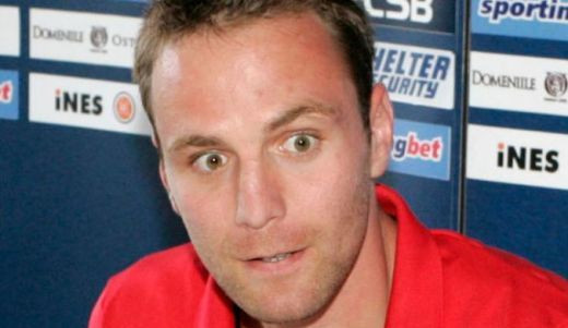 Privirea de fiara ascunde un fotbalist atipic! Martinovici scrie poezii si vrea sa publice o carte! Cum si-a impresionat iubita de Craciun: