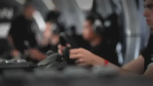 A batut tot la jocurile cu masini, dar a dat-o in bara intr-o cursa pe circuit! Vezi un super accident la Zanvoort