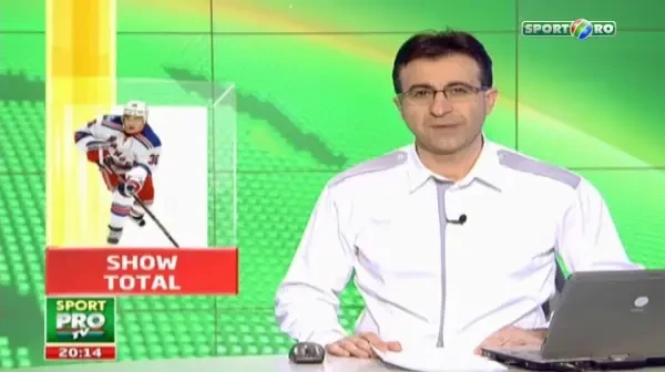 SHOW pe gheata in America! 50.000 de fani la un meci de hochei! Momentul inceputului de an in State