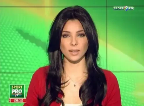 S-a dezlantuit IADUL la un meci de fotbal in sala la Hamburg! Bataliile dintre fani si politisti s-au lasat cu aproape 100 de raniti! VIDEO