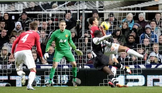BATAIE pe atacantul care a innebunit Anglia! Liverpool il vrea in locul lui Suarez, Tottenham ca sa distruga echipele din Manchester! Super-transfer la pret minuscul: