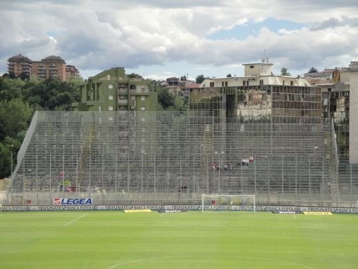 FOTO SENZATIE! Cele mai STRANII stadioane vazute vreodata! Cum a intrat un stadion din Romania pe lista :))_11