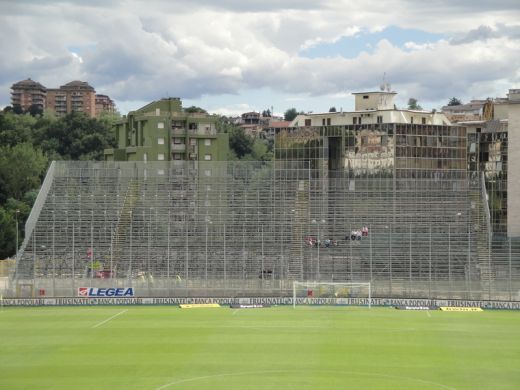 FOTO SENZATIE! Cele mai STRANII stadioane vazute vreodata! Cum a intrat un stadion din Romania pe lista :))_11