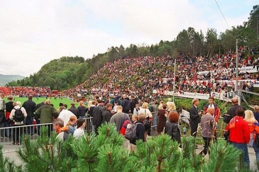 FOTO SENZATIE! Cele mai STRANII stadioane vazute vreodata! Cum a intrat un stadion din Romania pe lista :))_17