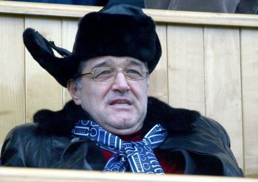 Walter a fost socat de Becali: 
