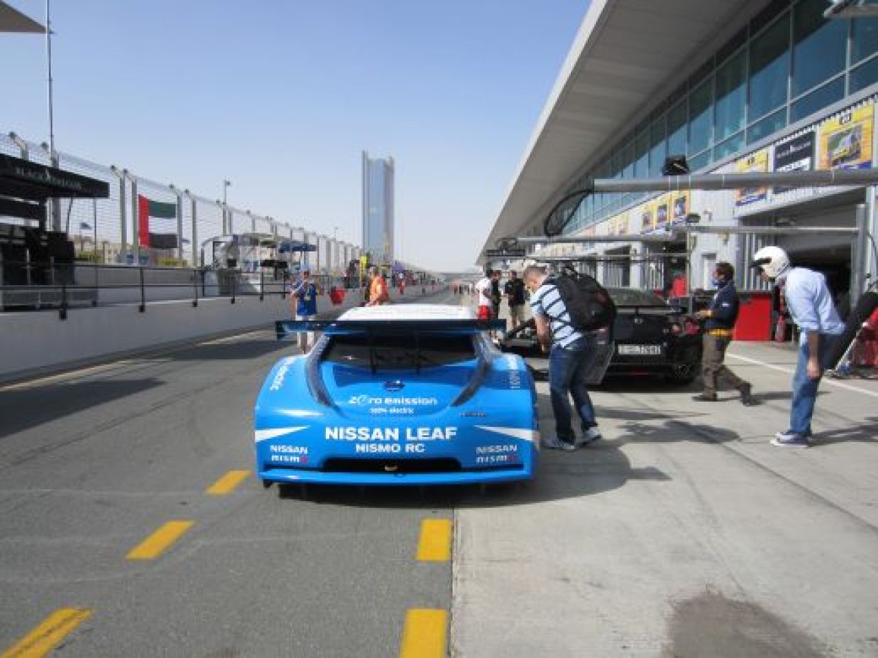 NEBUNIE in Dubai! Romanul care a ajuns din fata calculatorului intr-un bolid IREAL! Cum l-a plimbat intr-o super masina micul Hamilton_7