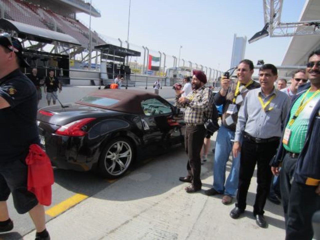 NEBUNIE in Dubai! Romanul care a ajuns din fata calculatorului intr-un bolid IREAL! Cum l-a plimbat intr-o super masina micul Hamilton_13