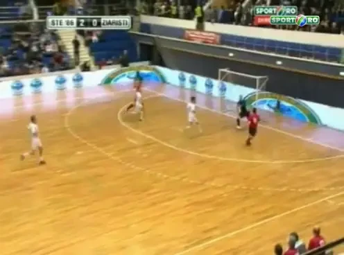 VIDEO Lutu a lasat masca generatia de AUR a Stelei din '86! Ce gol a dat dupa o faza de TIKI TAKA a Stelei!