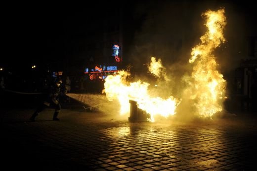 FOTO: HAOS in Bucuresti dupa protestele de la Universitate! Cand s-a terminat REVOLTA si ce DEZASTRU au lasat ultrasii in urma lor:_2