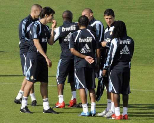 Real a dat milioane pe el, Mourinho l-a trimis la plimbare: Niciodata nu ma intorc daca e el antrenor! Super-vedetele de care Real si-a batut joc: