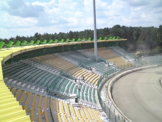 FOTO INCREDIBIL! Un stadion renovat din Romania a ajuns de rasul lumii! E pe lista arenelor cu cele mai mari gafe de constructie!
