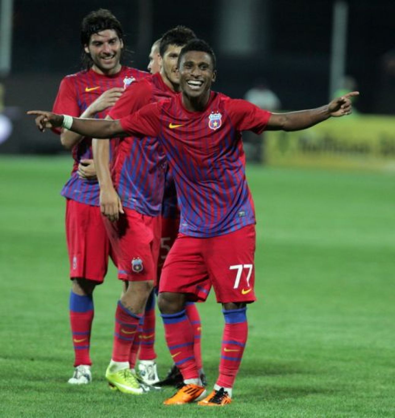 Steaua este sufocata de propriul VIS! Care sunt stelistii care trec pe XANAX in retur si cine va juca samba si la infrangeri:_4