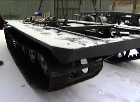 VIDEO: Cum arata cauciucurile de iarna la rusi! :) Geniale pe timp de zapada si pe strazile cu gauri din Romania!