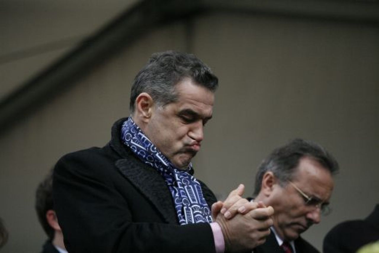 SUPER FOTO: 9 ani de Gigi patron, mii de imagini EPICE! Vezi cele mai tari fotografii cu Gigi Becali de cand a ajuns BOSS la Steaua_12