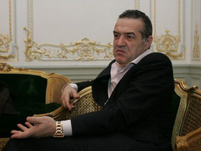 Aveti contracte? Atunci, la revedere! Mesajul lui Becali pentru cei doi jucatori care ar pleca pe jos de la Steaua: