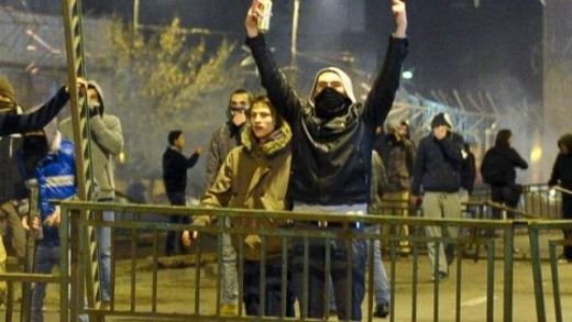 ACUM LIVE VIDEO: Ultrasii din toata tara sunt la Universitate! Jumatate din protestatari sunt suporteri ai echipelor de fotbal!_4