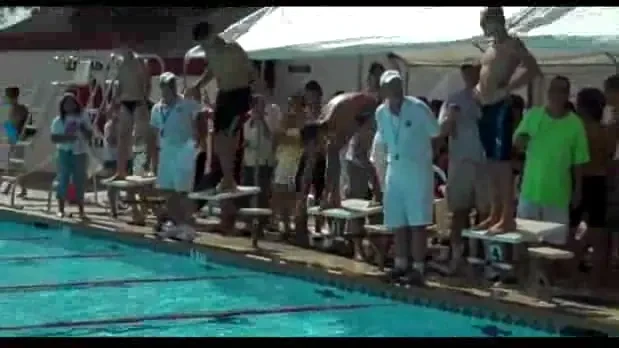 Razbunarea inotatorului AROGANT! Cum si-a umilit adversarii dupa ce a furat startul! VIDEO