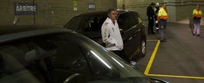 FOTO si VIDEO: Mourinho l-a asteptat pe arbitru IN PARCARE dupa meciul cu Barca! Replica INCREDIBILA a portughezului la adresa centralului: