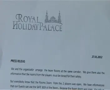 VIDEO: Hotel de aur, securitate de doi lei! Turcii ii mai iau si la misto pe stelisti: "Nu e vina noastra ca dinamovistii au lasat usa deschisa!" :))