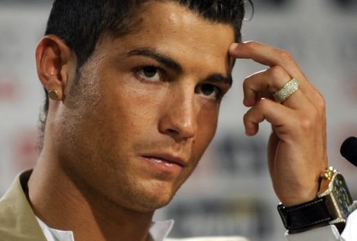 Dezvaluiri incendiare: MAFIA columbiana si un traficant de droguri l-au ajutat pe Cristiano Ronaldo sa ajunga la Madrid: Iti dam casa, masini, femei, orice