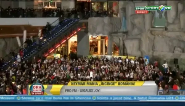 Neymar-MANIA si in Romania! Sute de pusti au dansat pe Ai se eu te pego la mall cu CRBL!