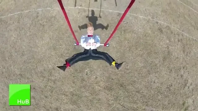 Cel mai NEBUN numar de acrobatie la 200 de metri inaltime! Iti taie rasuflarea! VIDEO