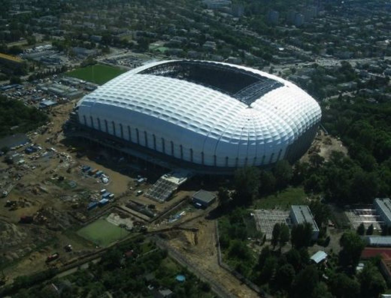 OZN-urile de la Euro! Cele mai tari stadioane din Polonia si Ucraina fata in fata cu arenele din Romania! SUPERFOTO_6