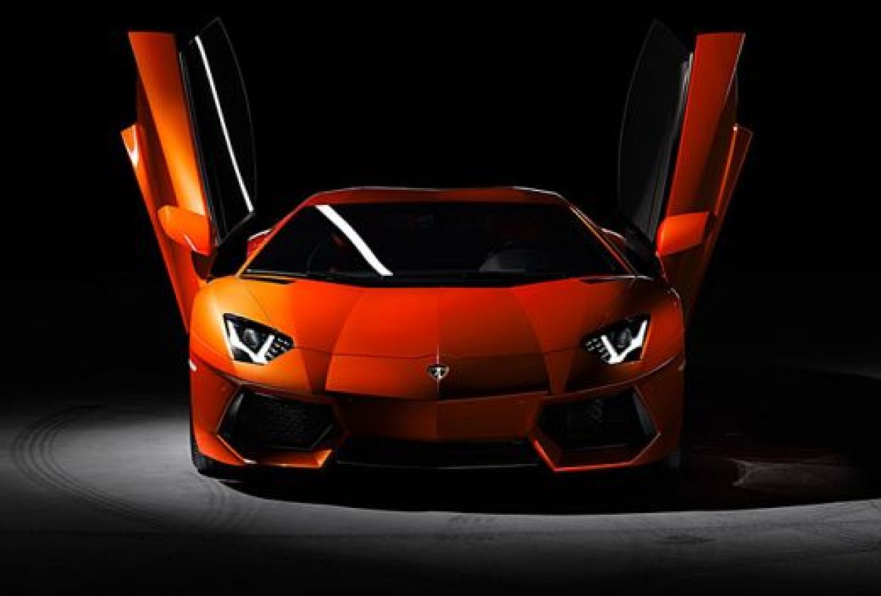 FOTO: Ronaldo si-a facut un super cadou de ziua lui: un Lamborghini Aventador de 350.000€! Vezi care sunt celelalte 11 bijuterii din garajul lui!_1