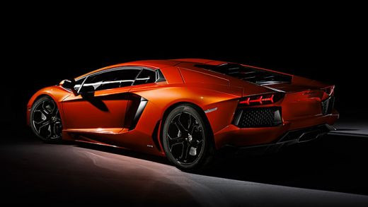 FOTO: Ronaldo si-a facut un super cadou de ziua lui: un Lamborghini Aventador de 350.000€! Vezi care sunt celelalte 11 bijuterii din garajul lui!_3