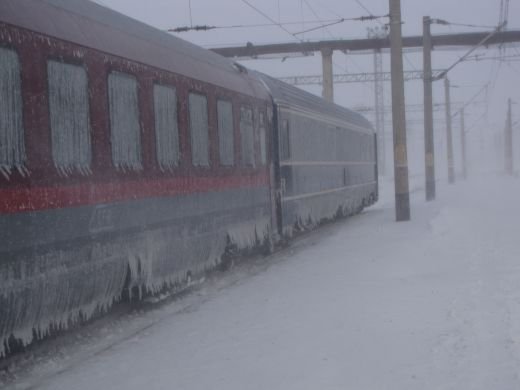 UPDATE: FOTO Imagini din TRENUL GROAZEI! Unde au stat jucatorii 40 de ore! Sinistratii de la Galati sunt salvati cu ELICOPTERELE lui Niculae!_7