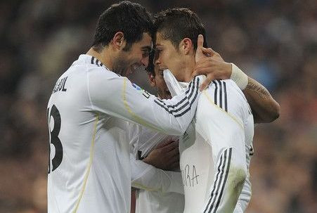 Asta e prima aplicatie de pe iPhone-ul lui Ronaldo! VIDEO GENIAL! Hitul care se aude la fel de tare in vestiar la Barca si Real