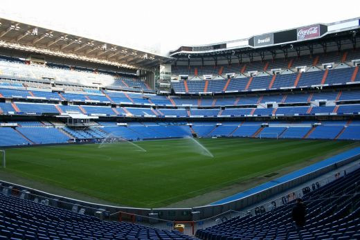 Incredibil! Barcelona se muta pe Bernabeu! Fanii Realului au INNEBUNIT: Cum sa ia astia trofee pe stadionul nostru?!