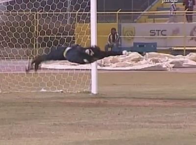 VIDEO! Cea mai tare executie a unui portar, refacuta dupa 17 ani! Higuita a incercat din nou SCORPION KICK de pe linia portii! Ce a iesit: