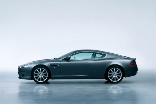 FOTO 11 motive ca sa il URASTI pe Cristiano Ronaldo! A cheltuit 2 milioane de euro ca sa fie ca James Bond!_2