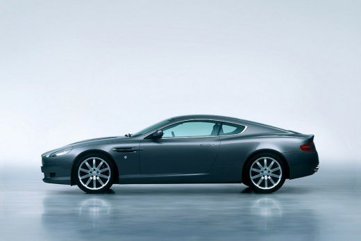 FOTO 11 motive ca sa il URASTI pe Cristiano Ronaldo! A cheltuit 2 milioane de euro ca sa fie ca James Bond!_2
