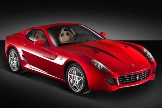 FOTO 11 motive ca sa il URASTI pe Cristiano Ronaldo! A cheltuit 2 milioane de euro ca sa fie ca James Bond!_15