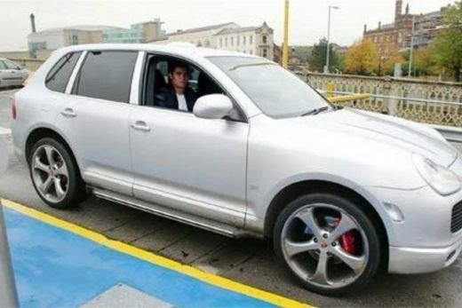 FOTO 11 motive ca sa il URASTI pe Cristiano Ronaldo! A cheltuit 2 milioane de euro ca sa fie ca James Bond!_26