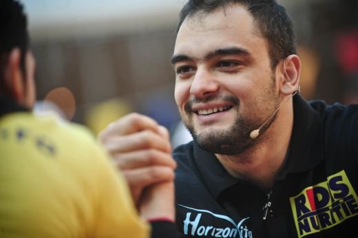 Duminica Ora 12 00 Oncescu E Gata Sa Puna 1000 De Oameni Si Duckadam Intra In Cartea Recordurilor Alaturi
