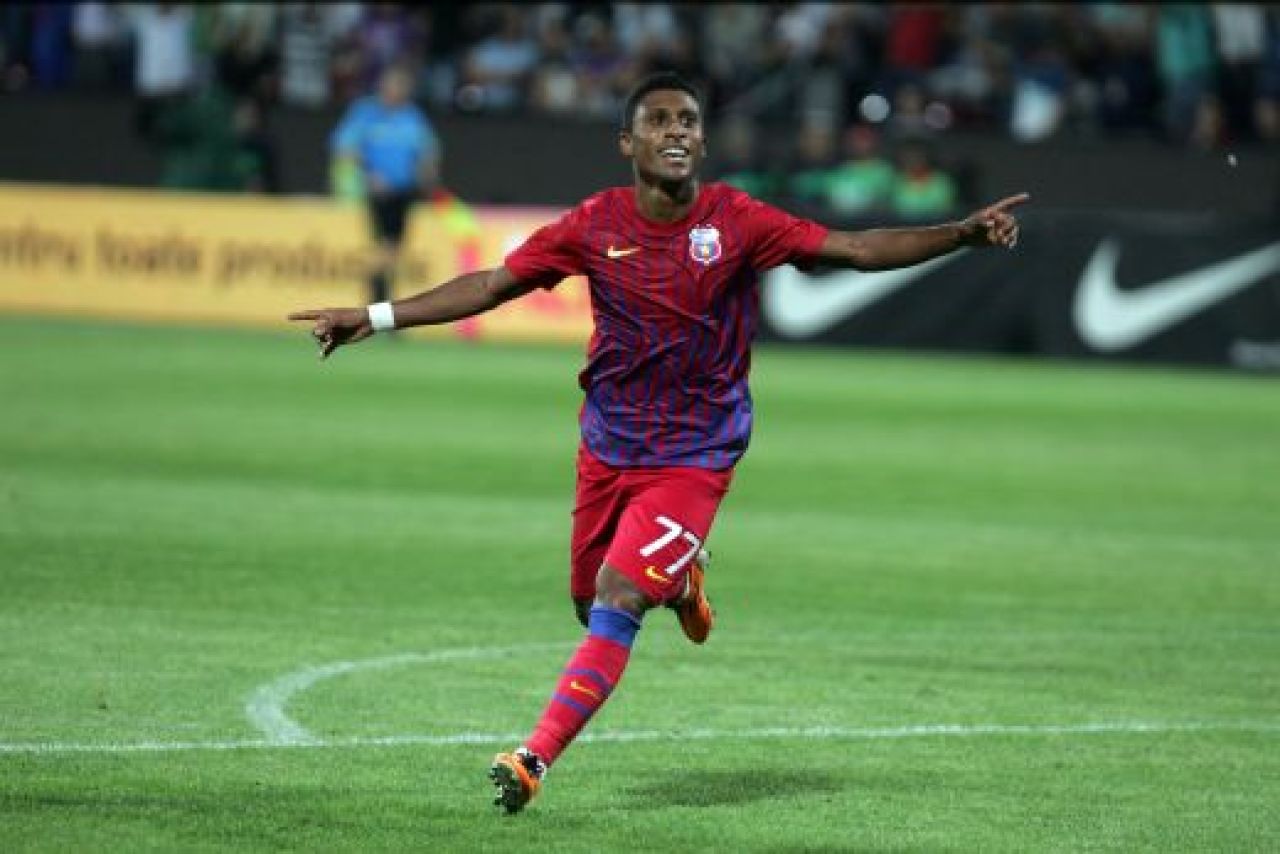 Ne vedem maine seara! 25 de stelisti au castigat cate 2 bilete la Steaua - Twente! Vezi lista castigatorilor: _1