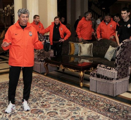 Lucescu s-a intors langa echipa: Mister, ce bine arati! Discursul emotionant tinut de Il Luce cu lacrimi in ochi: VIDEO