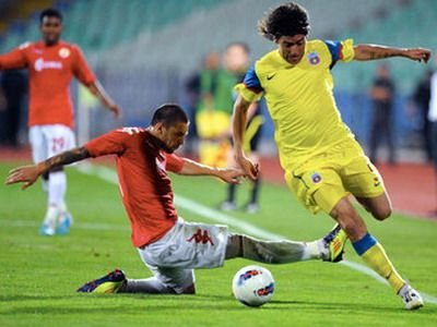 Inca un transfer pe ruta CSKA - Dinamo: Daca vrea Ciobi, il luam si pe el! Clauza SURPRIZA din contractul lui Platini: