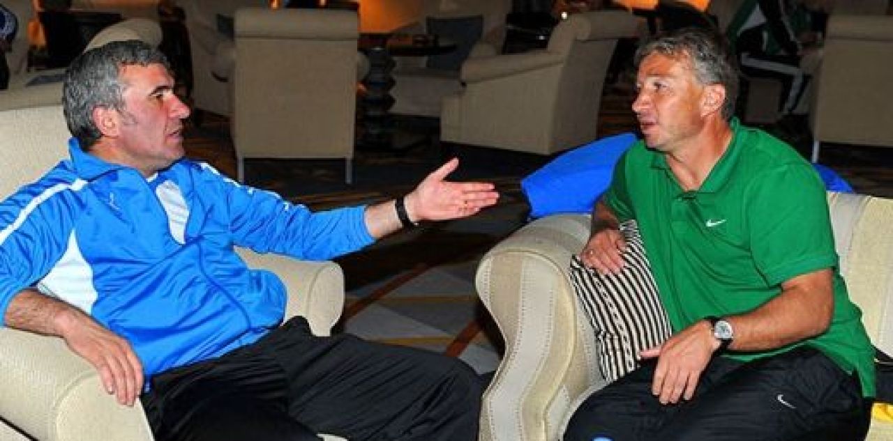 Imagini LEGENDARE: Dan Petrescu si Hagi au stabilit cum vor imparti EUROPA cu fosti jucatori URIASI de la Barcelona si Real Madrid_1