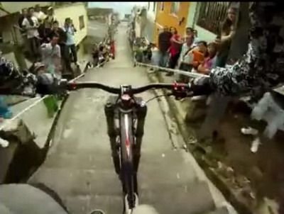 VIDEO DEMENTIAL! Cea mai nebuna cursa pe bicicleta! ATENTIE sa nu ametesti!