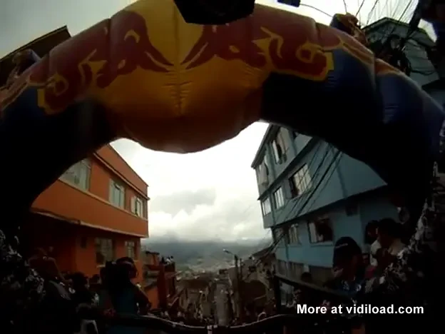 Iti ingheata sangele in vene! Credeai ca mersul pe bicicleta e usor? Mai gandeste-te o data! VIDEO