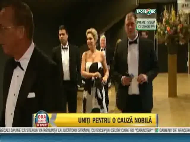 VIDEO Messi, Ronaldo si Sneijder l-au ajutat pe Nesu sa stranga 50.000 de euro pentru fundatie! Ce a anuntat-o Nesu pe Twente!